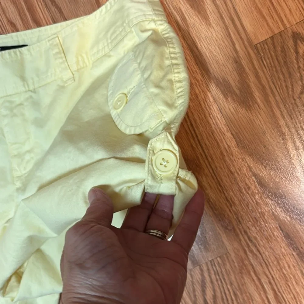 Moda Butter Yellow Cotton Shorts, midi, 10
